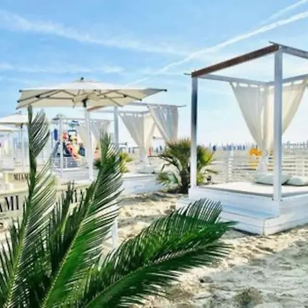 Lido Degli Estensi A 100 Mt Dal Mare E Dal Centro *